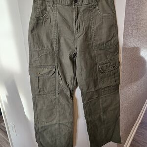 Aeropostale Men's Cargo Pants in Olive Green
